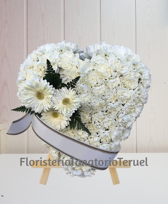 Corazón funerario de flores en Teruel